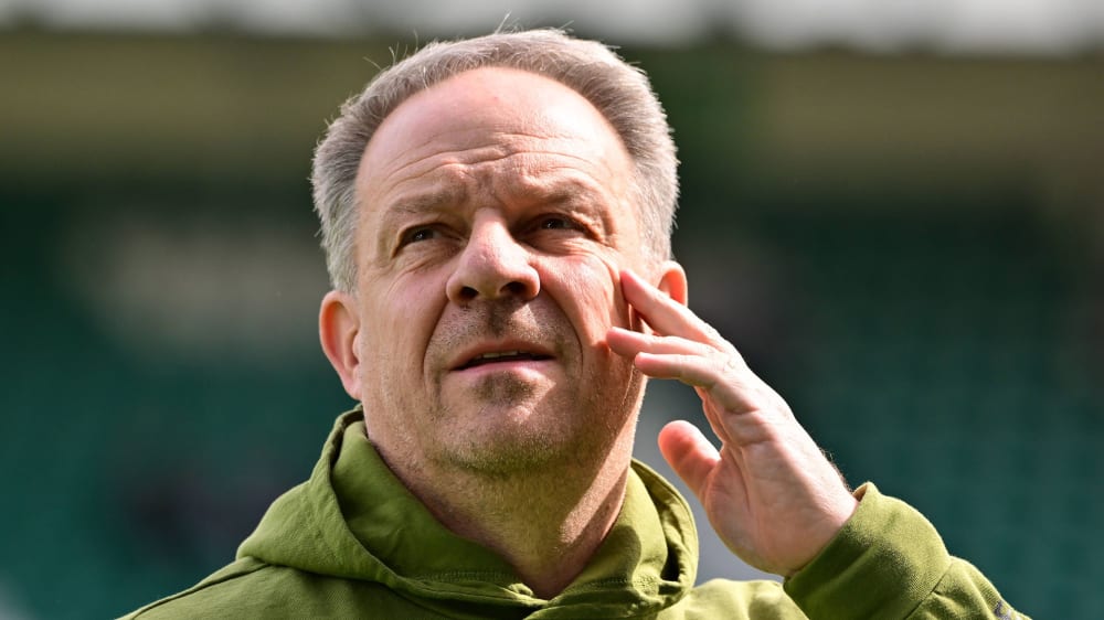 Alexander Zorniger richtet den Blick auf die kommende Spielzeit mit der SpVgg Greuther Fürth.