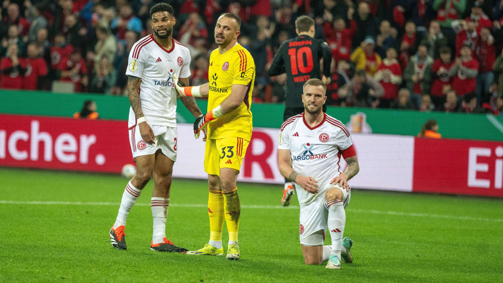 Jamil Siebert, Florian Kastenmeier und Andre Hoffmann (v.li.n.re.) konnten das Ausscheiden in Leverkusen nicht abwenden.
