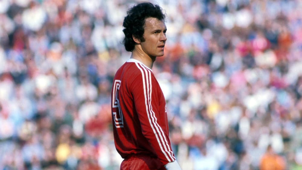 Eine Statue vor der Münchner Arena soll an ihn erinnern: Franz Beckenbauer.