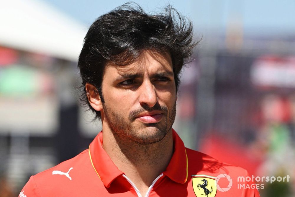 Carlos Sainz, Scuderia Ferrari, arrives at the track