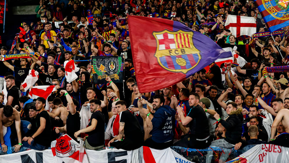Anhänger des FC Barcelona in Paris.