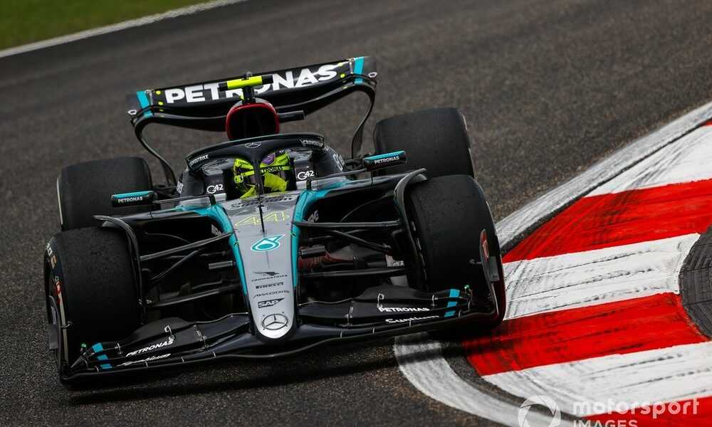 F1 Chinese GP: Verstappen beats Hamilton to sprint win