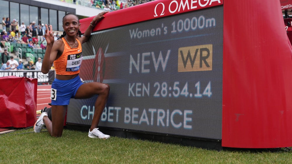 Erste Frau unter 29 Minuten: Chebet pulverisiert 10.000-Meter-Weltrekord