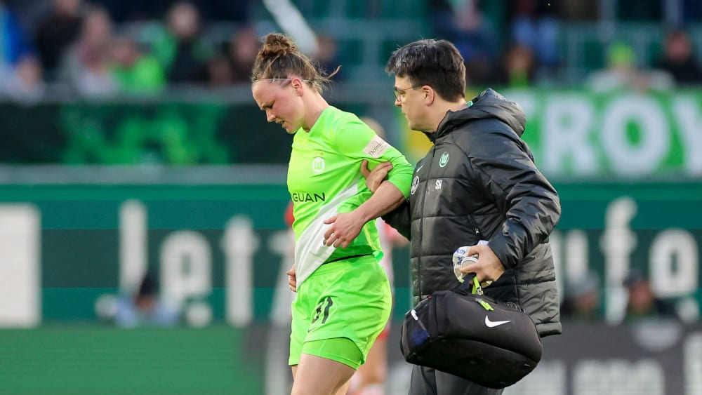 Marina Hegering zog sich beim 0:4 gegen den FC Bayern einen Muskelfaserriss zu.