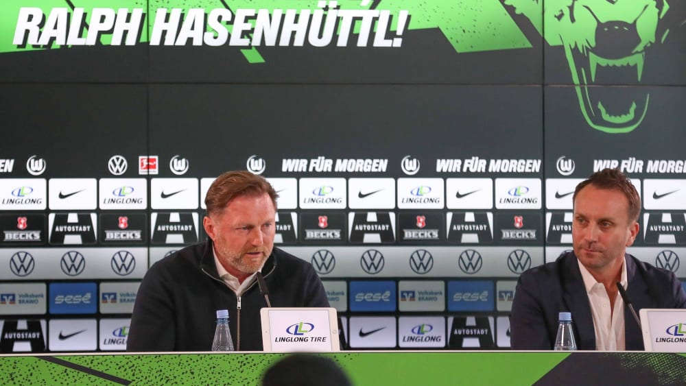 Es passt zwischen ihnen: Wolfsburgs Trainer Ralph Hasenhüttl (links) und Sportdirektor Sebastian Schindzielorz.