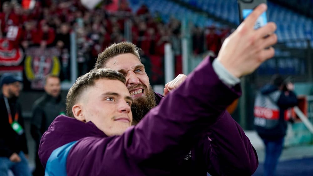 Matchwinner-Selfie: Florian Wirtz (li.) und Robert Andrich trafen für Leverkusen in Rom.
