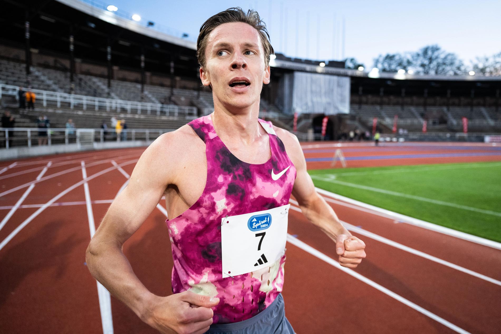 Andreas Almgren efter svenska rekordet. 
