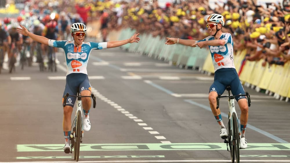 Starke Teamarbeit: Bardet fährt bei seiner letzten Tour ins Gelbe Trikot – Cavendish leidet