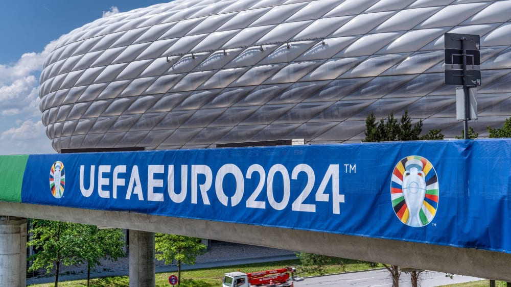 Behörden-Appell verhallt: UEFA setzt beim EM-Eröffnungsspiel auf Pyrotechnik