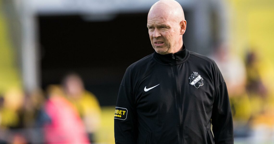 Henning Berg säger upp sig från AIK efter ”oenighet”