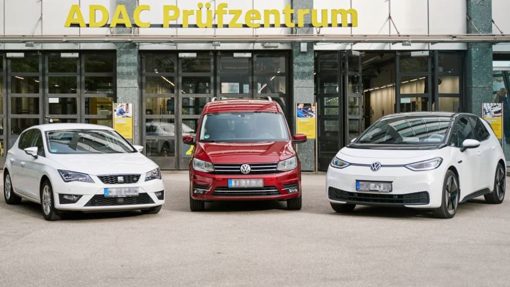 Gebrauchte mit unterschiedlichen Verkaufs-Perspektiven: Seat Leon als Benziner, VW Caddy als Diesel, elektrischer VW ID.3.