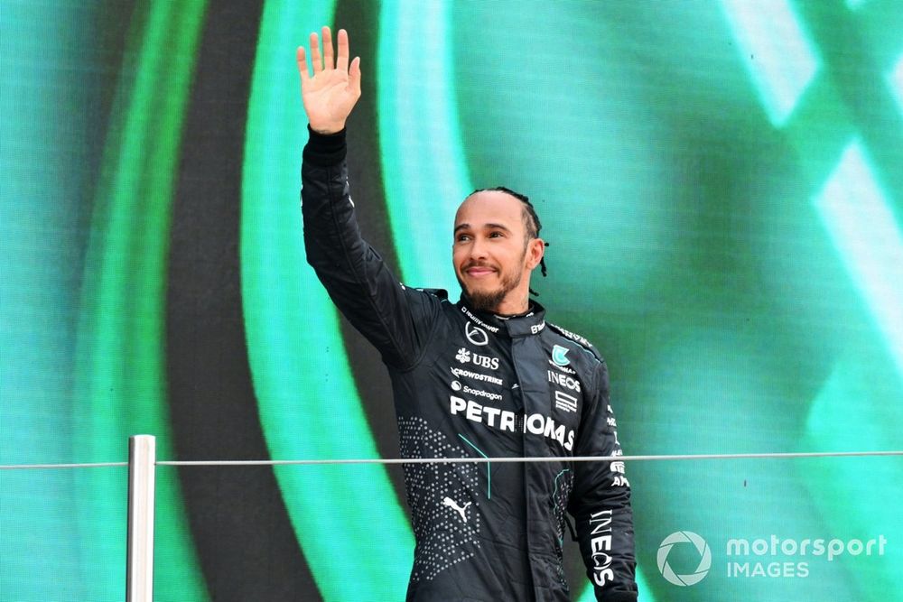 Lewis Hamilton, Mercedes-AMG F1 Team, 3rd position, waves from the podium